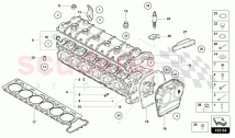 CYLINDER HEAD WITH STUDS AND CENTERING SLEEVES